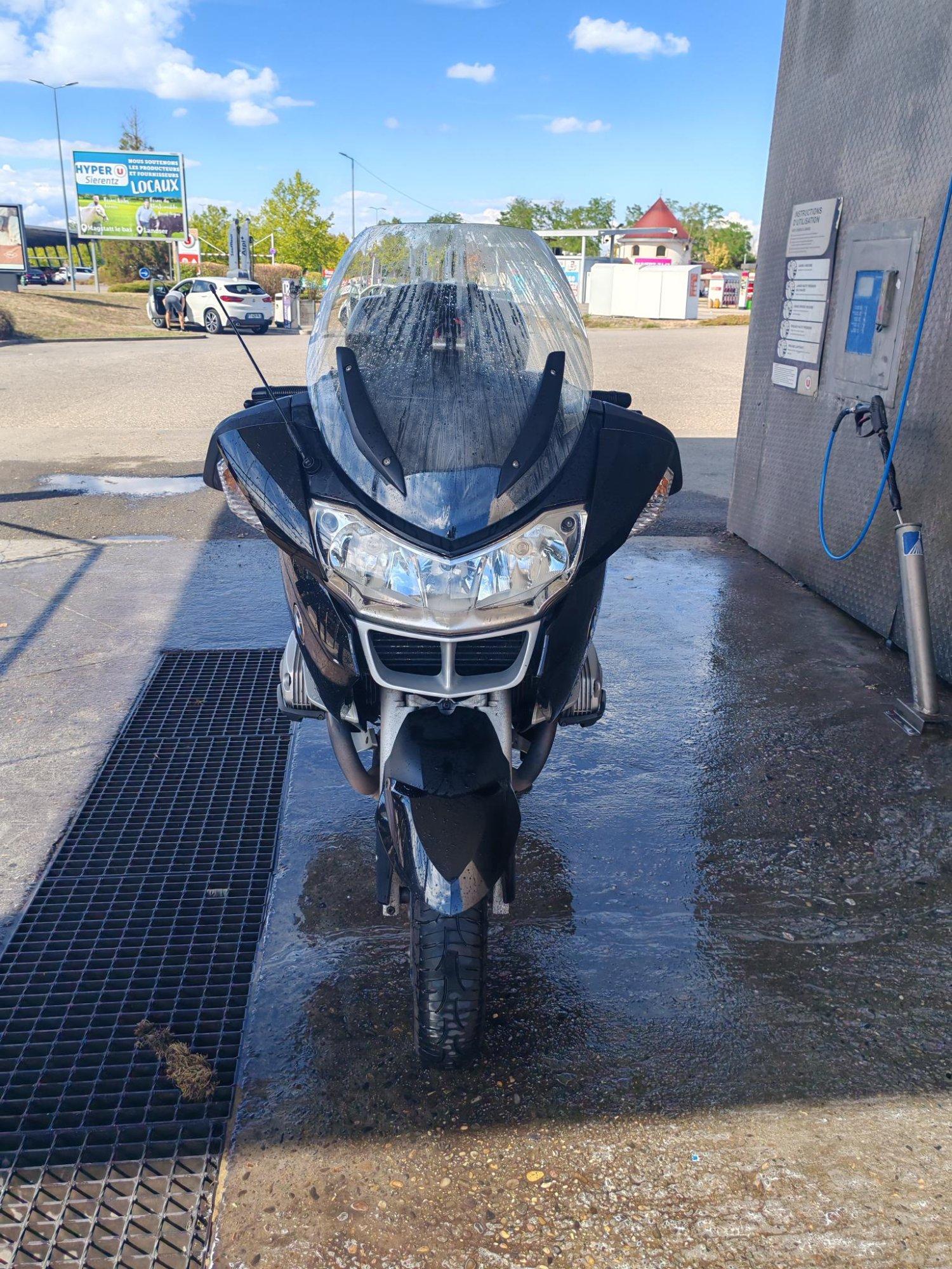 BMW R1200RT — photo 1 sur 3