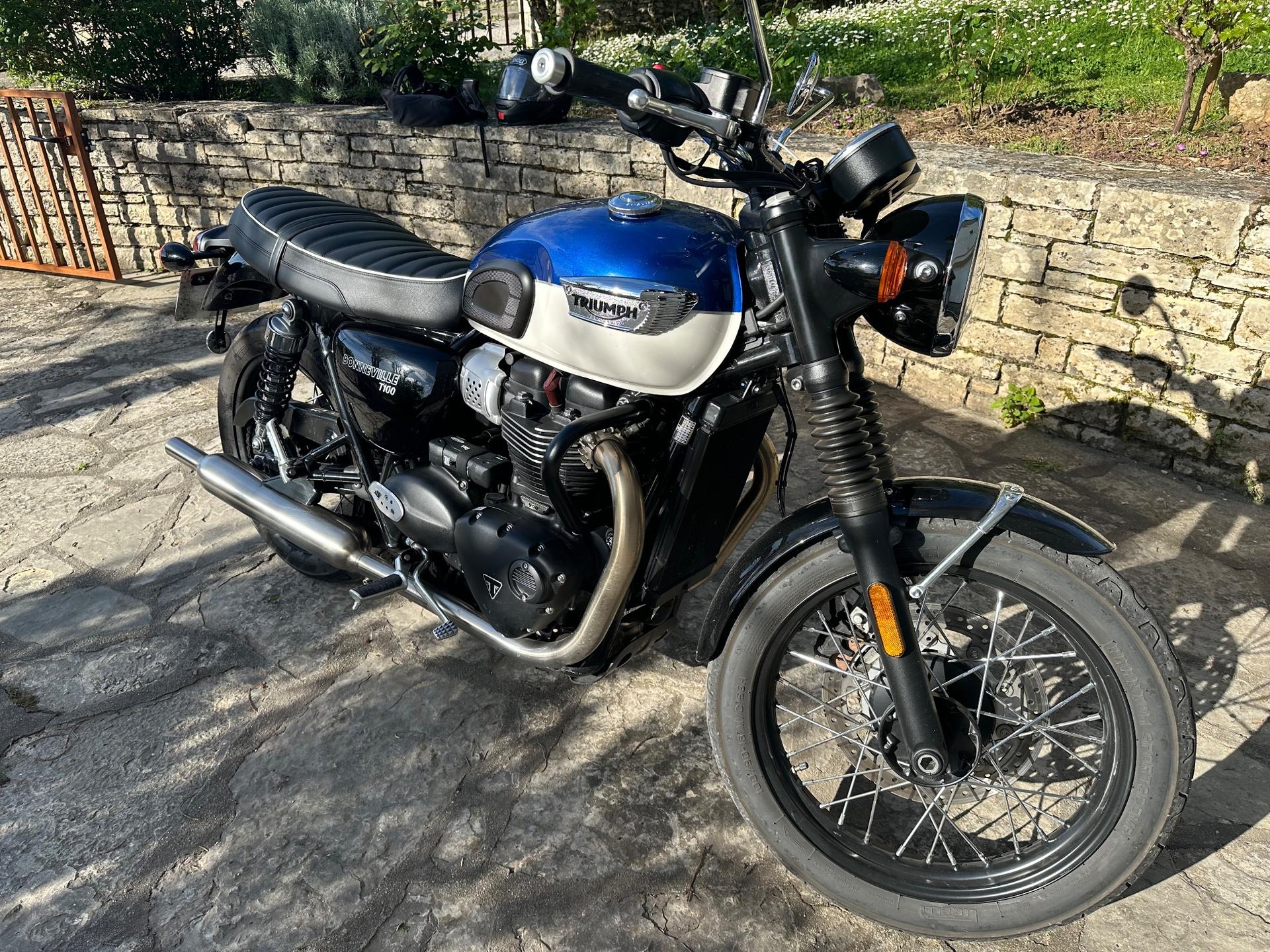 Triumph bonneville — photo 1 sur 12