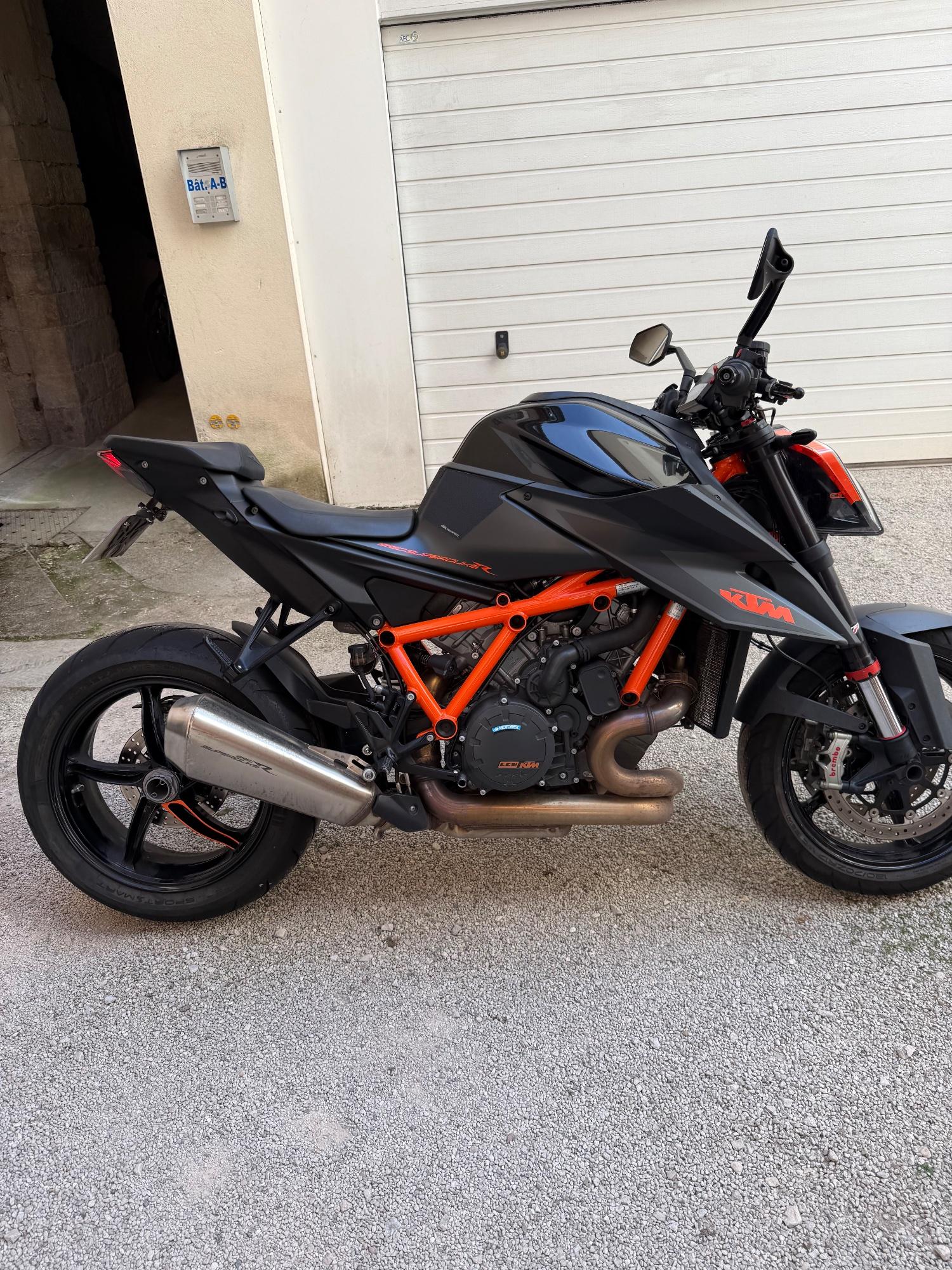 Ktm super duke R 2021 — photo 1 sur 5